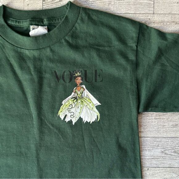 Custom, Vogue, Princess Tee, w/ Pocket Graphic Detail - Picture 3 of 7